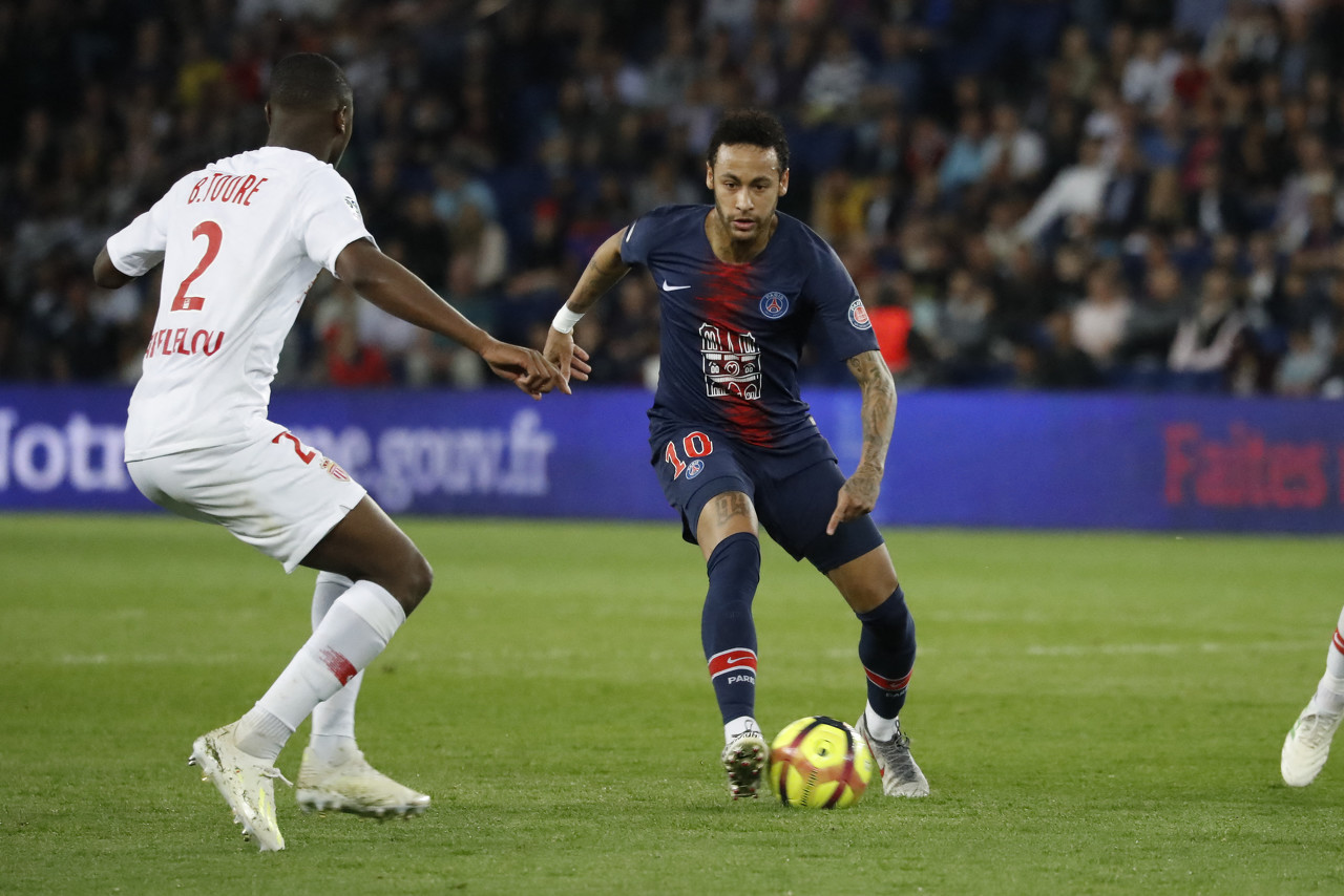 许利民：周琦眼睛受伤和去年类似