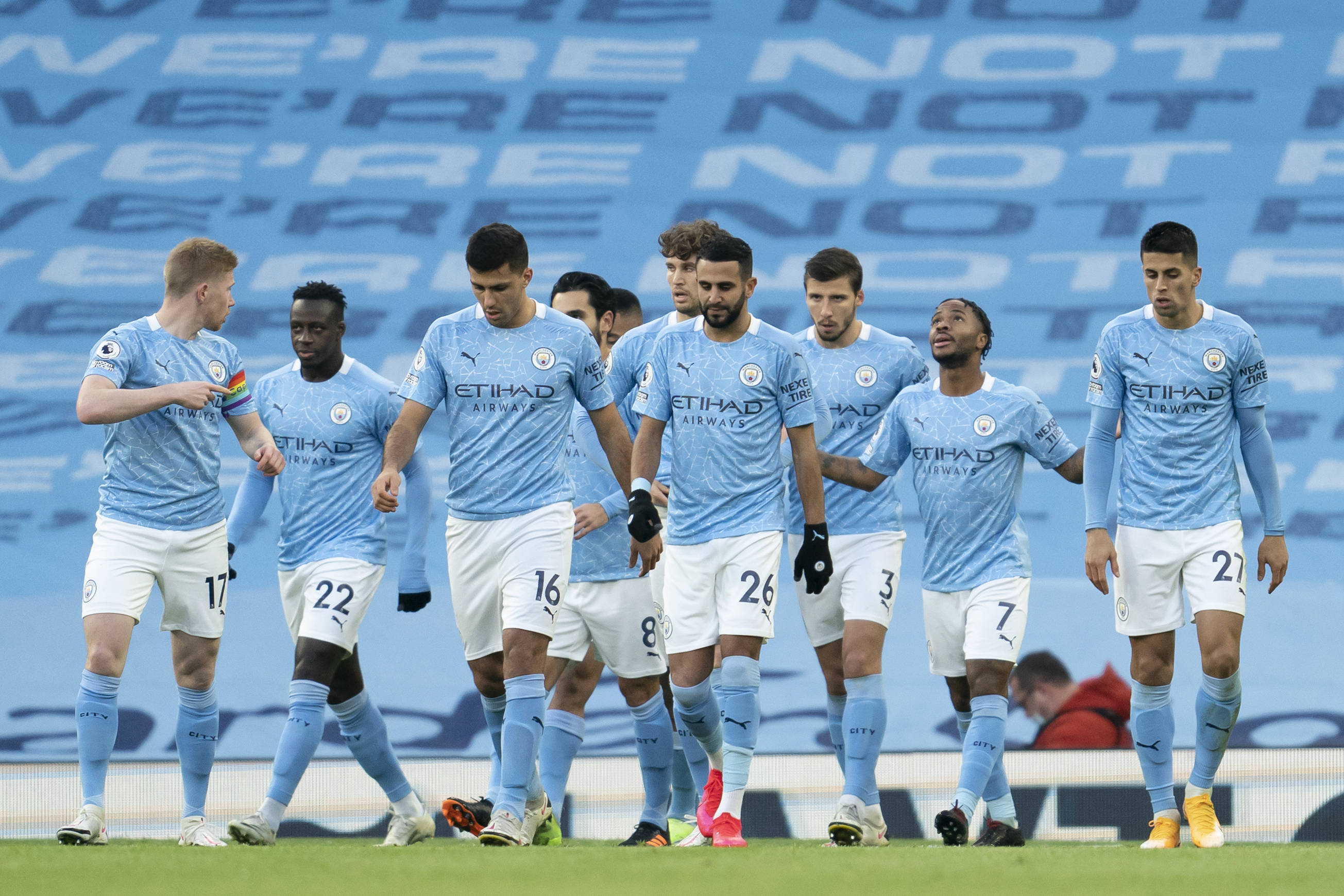 在曼联血染沙场的阿兰·史密斯，他是怎样水平的一名球员？