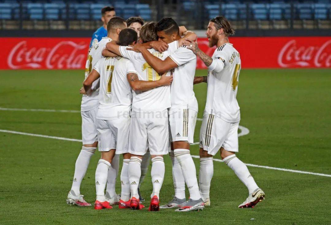 西甲：拉菲尼亚奥尔莫建功 巴萨3-1逆转马竞